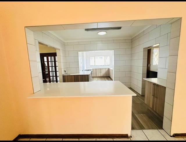 5 BEDROOM HOUSE FOR SALE IN BRACKENHURST